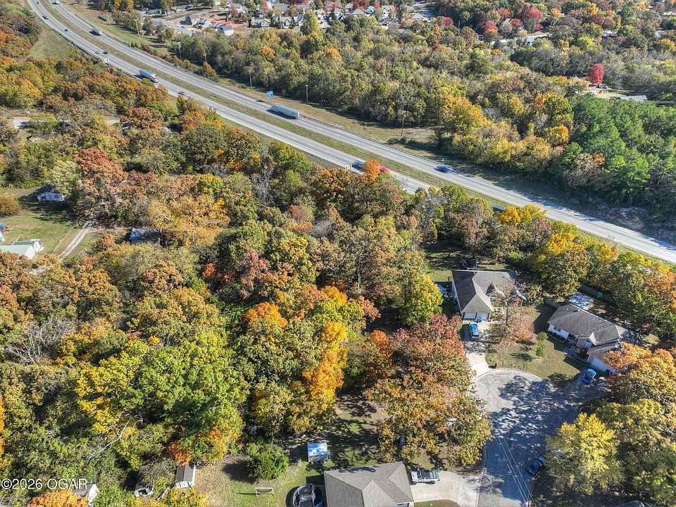 1st image of E Stoneridge Dr
