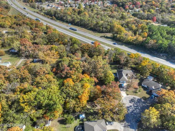 E Stoneridge Dr, Joplin, MO 64804