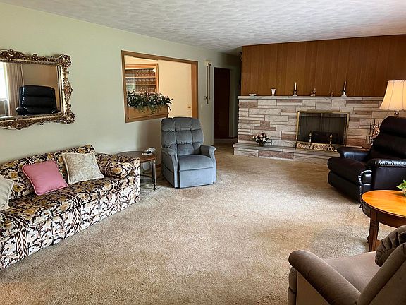 2nd image of 1441 Lupine Dr