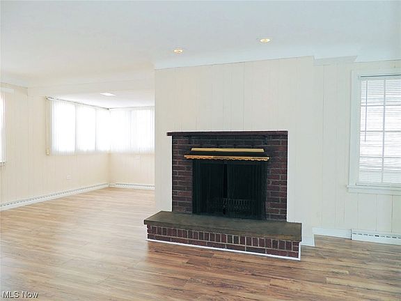 4th image of 37806 Green Dr