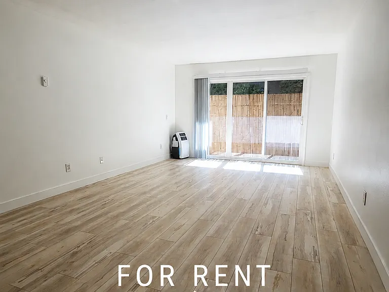 2330 Hosp Way #103 — Photo 1