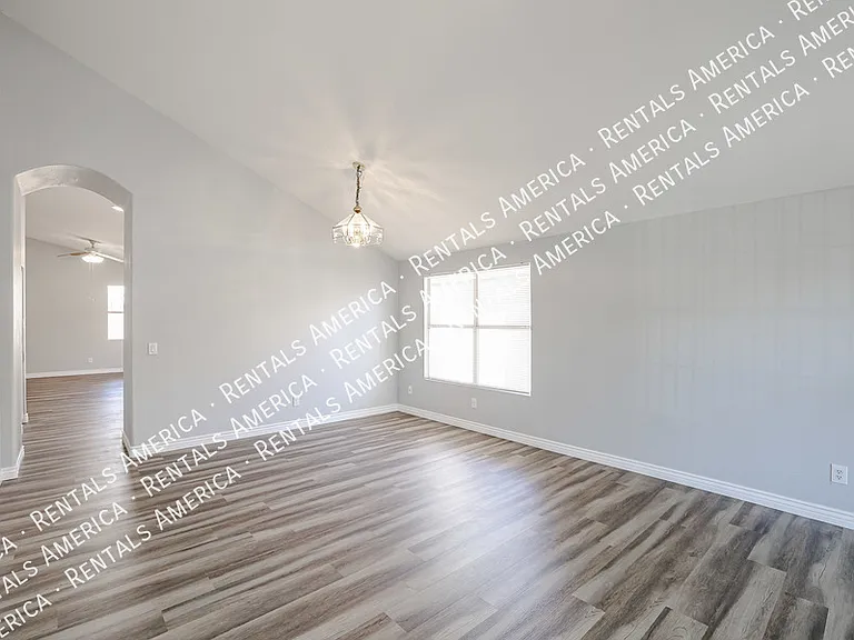 3930 E Harvard Ave — Photo 4