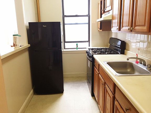 3rd image of 3426 41st St APT 2B