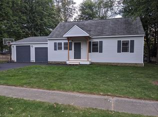 7 Stearns Ave, Essex Jct, VT 05452