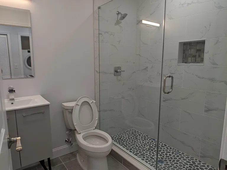 717 Walnut St #4R — Photo 7