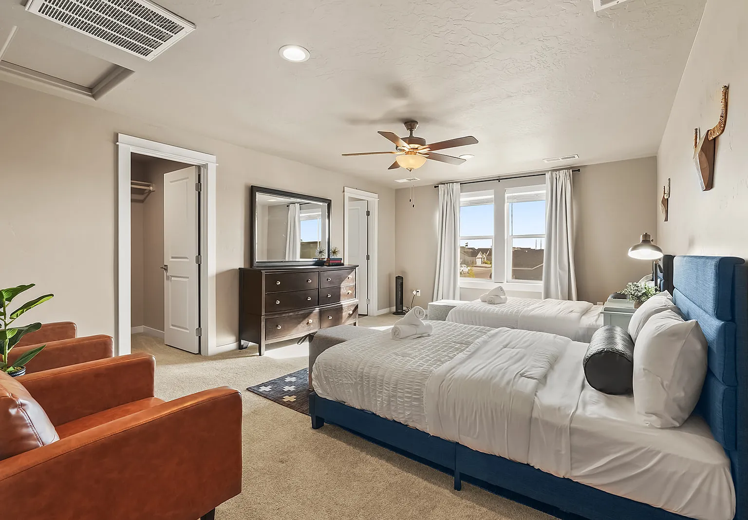 5 bed, 2513 sqft, $7,500 — Photo 3