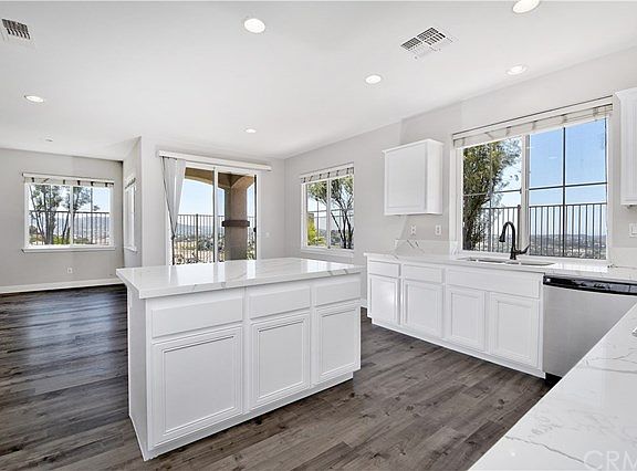 5th image of 709 Casita Ln