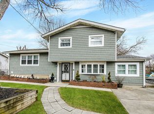 209 Dolce St, Brentwood, NY 11717