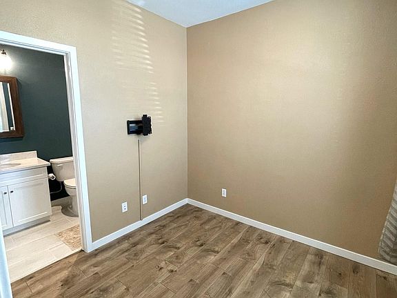 3rd image of 365 Crate Ave