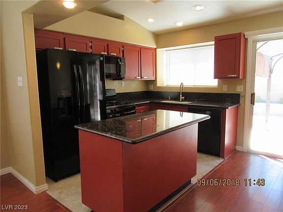 3rd image of 7621 Rockfield Dr