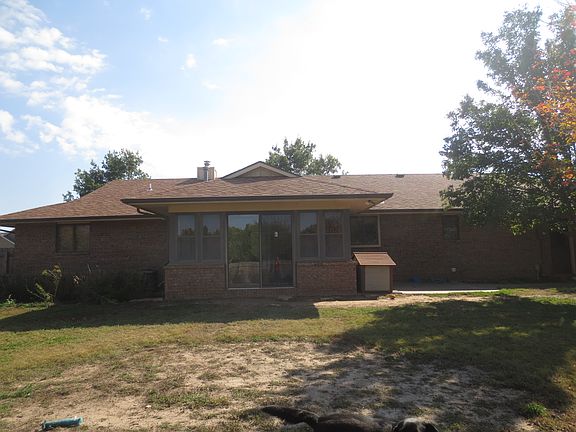 Back of house; 3-seasons roo