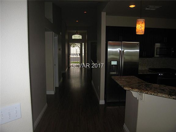 5th image of 300 Venice Ln