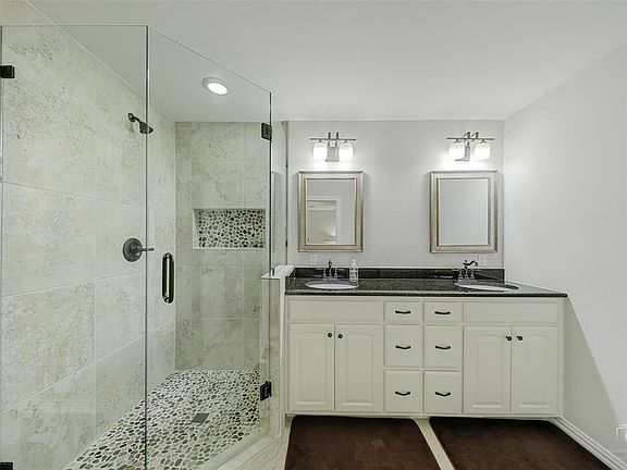 3rd image of 10916 Middle Knoll Dr