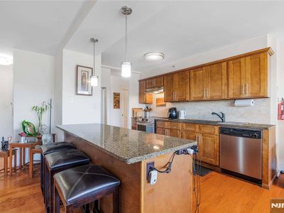 60 Parkway Dr E APT 6G, East Orange, NJ, 07017