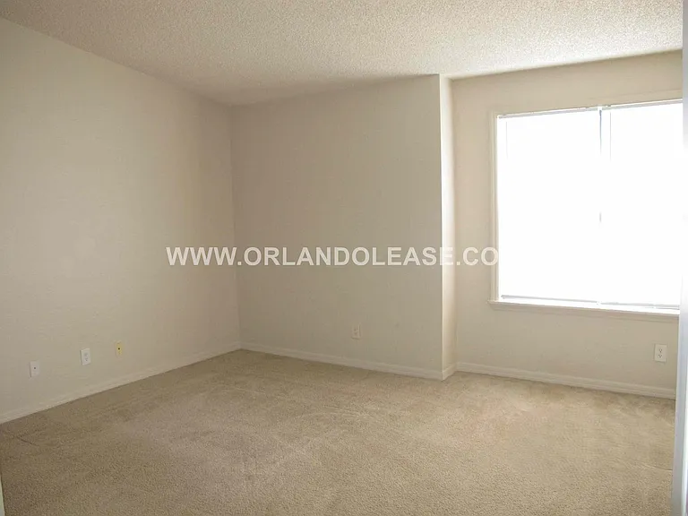 2918 Antique Oaks Cir #26 — Photo 7