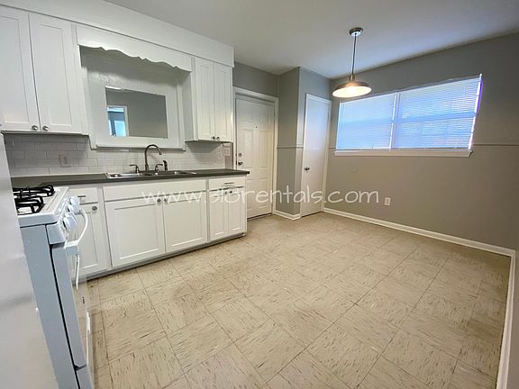 4th image of 1406 Elsa Jane St