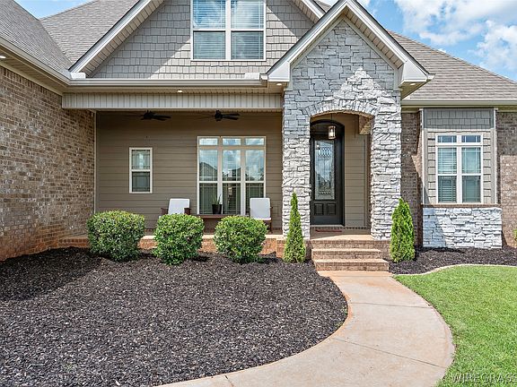 3rd image of 206 Central Park Cir