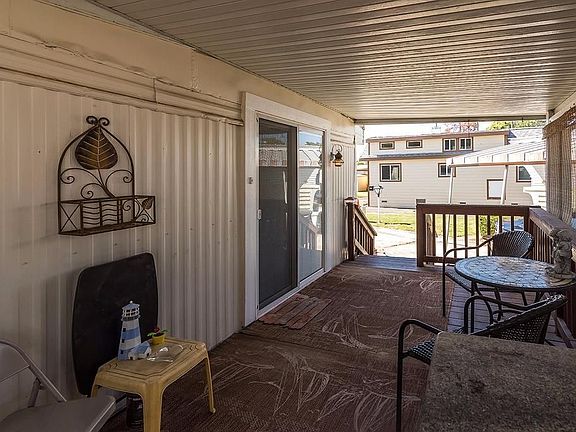 4th image of 24 Shady Oaks Dr