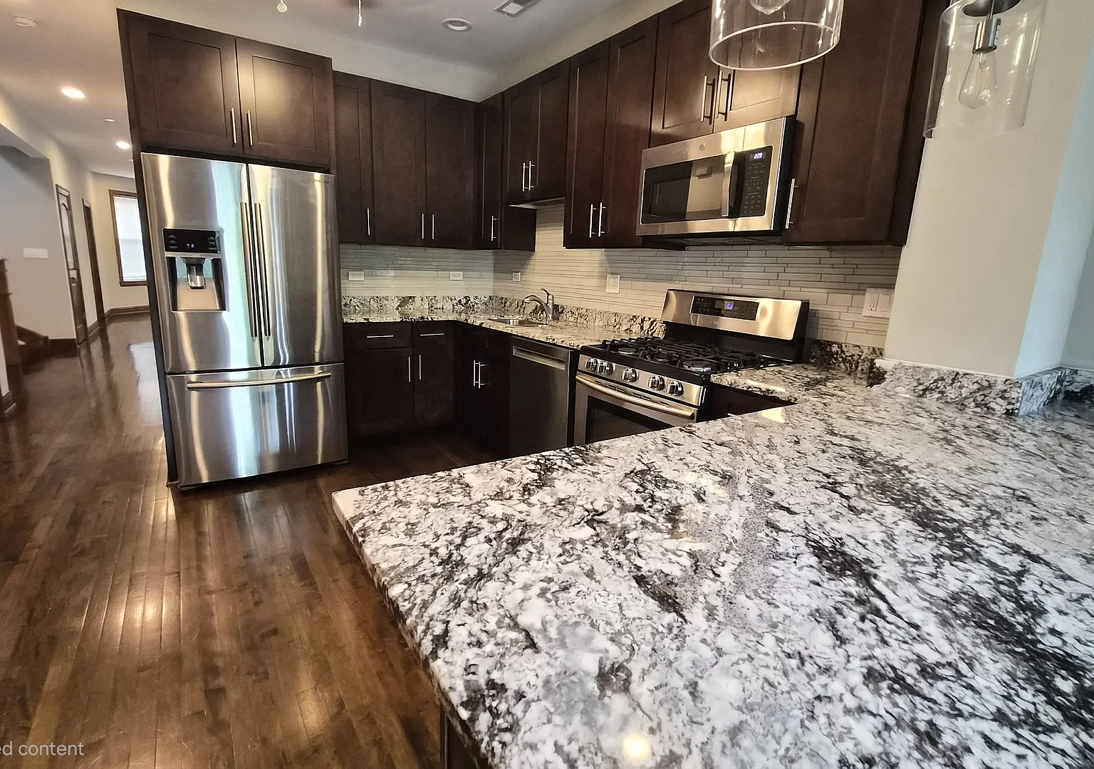 4 bed, $3,200 — Photo 3