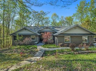 160 Whippoorwill Dr, Oak Ridge, TN 37830