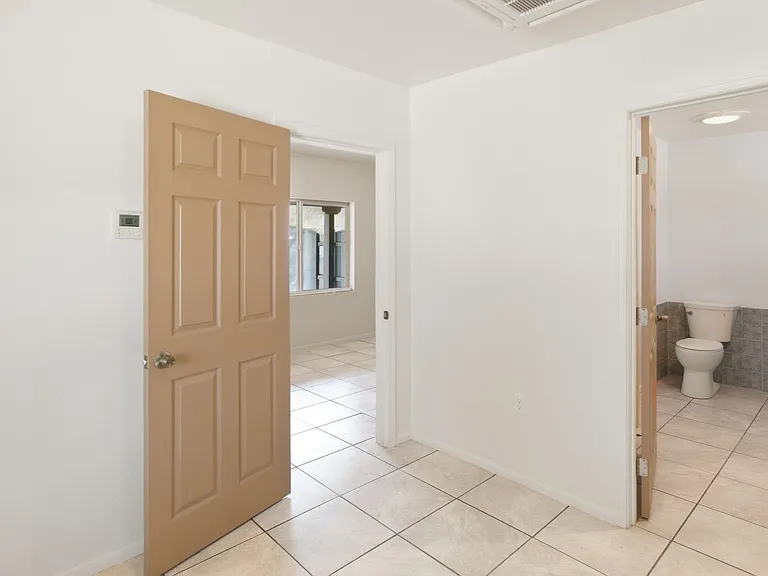 1303-1313 W Cedar St — Photo 17
