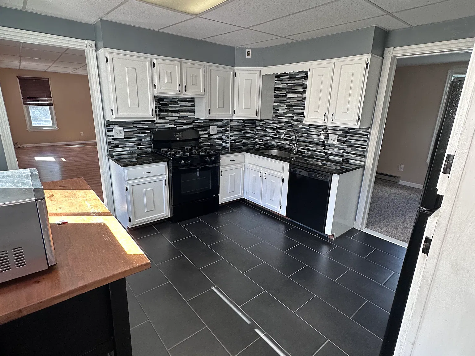2 bed, 1558 sqft, $1,300 — Photo 1