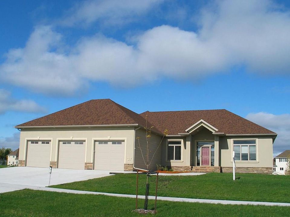 1st image of 37 Desiree Dr