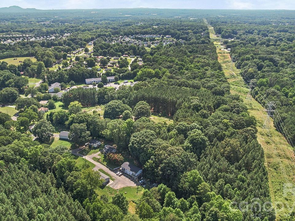 2nd image of 606 Robinson Clemmer Rd