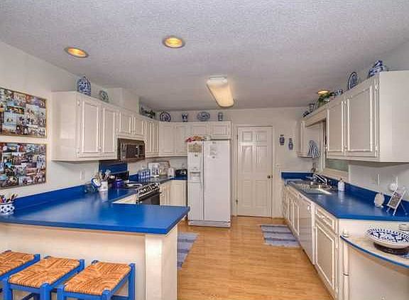 4th image of 2738 Old Forest Dr