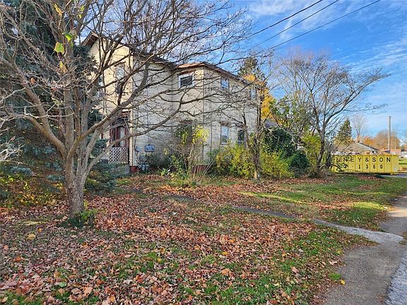 2nd image of 1814 Lake St