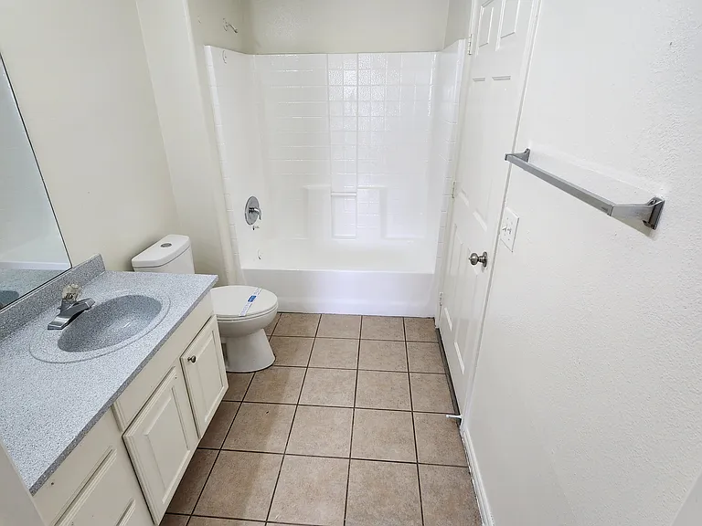 Sunrise Park Condominiums — Photo 52