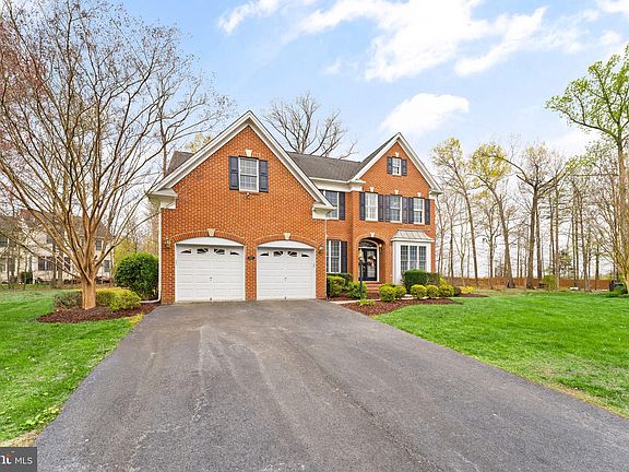5th image of 5917 Berryville Ct