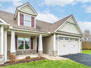 292 Carriage Path Ct, Webster, NY 14580