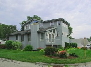 55 E Shore Dr, Niantic, CT 06357