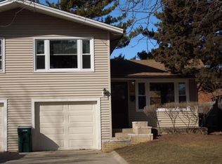 1814 Walnut St, St Charles, IL 60174