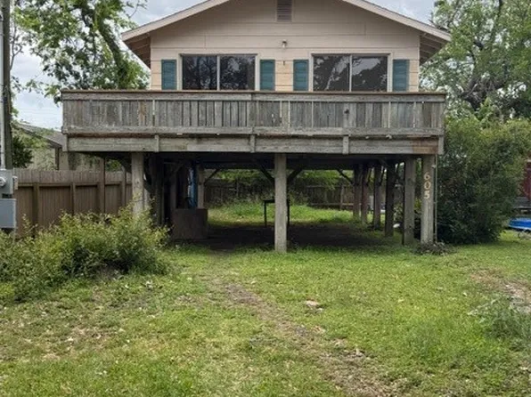605 S Guadalupe St, Port Lavaca, TX 77979