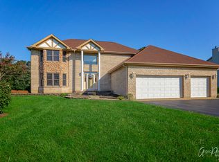 550 Grand Meadow Ln, Lakemoor, IL
