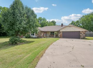 1505 Berry Rd, Fort Gibson, OK 74434