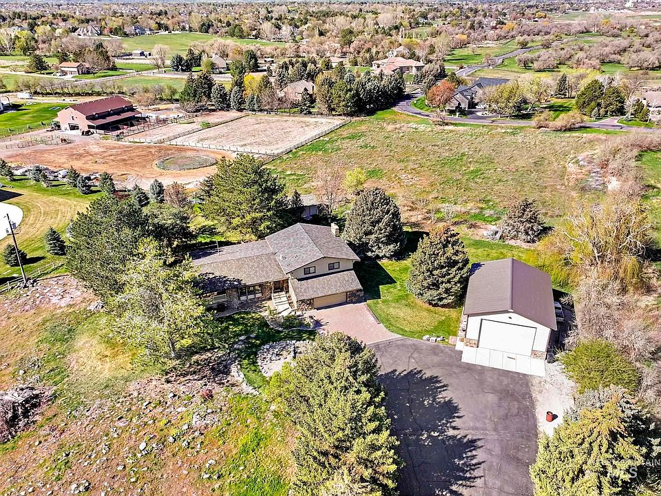 1st image of 4055 N Canyon Ridge Dr