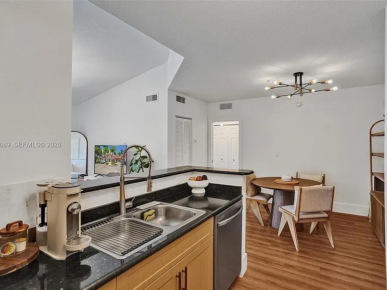 6841 SW 44th St #305 — Photo 15