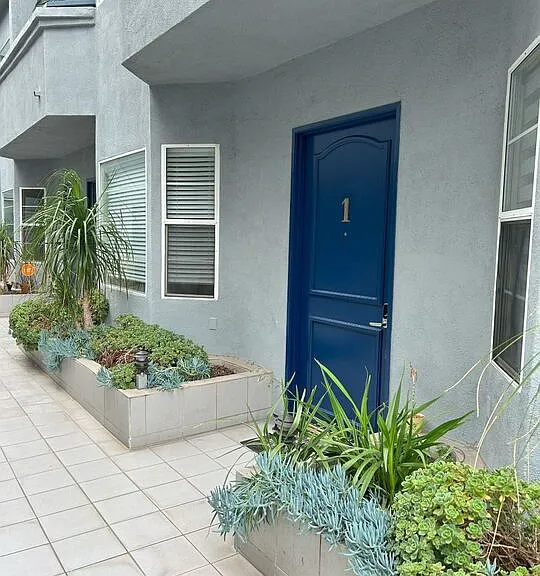 7916 Blackburn Ave #1 — Photo 4