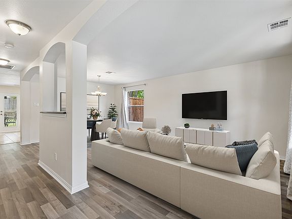 2nd image of 9025 Hampton Ct