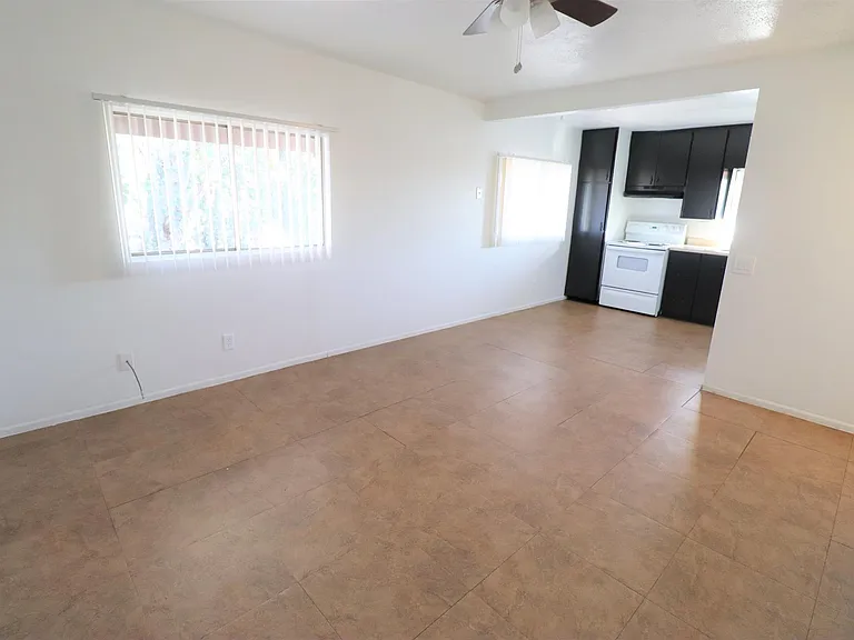 7122 N 48th Ave — Photo 3
