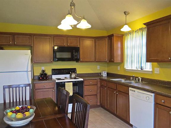 5th image of 4136 Stergen Dr
