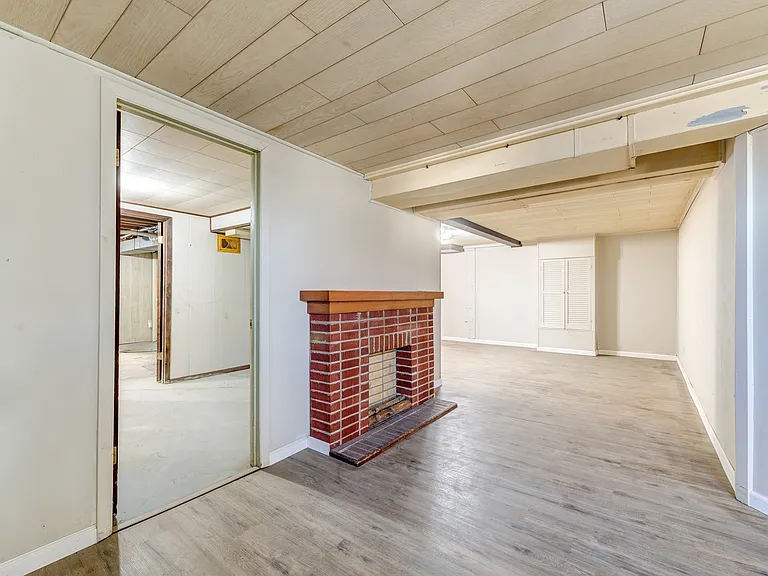 8435 Bridle Spur Dr — Photo 31