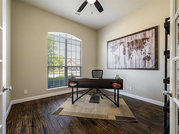 3rd image of 2684 Costa Mesa Dr