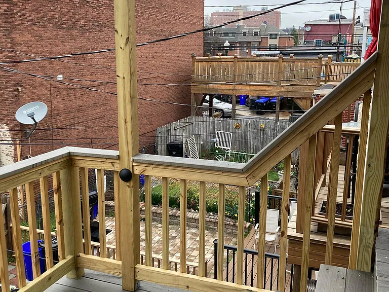 Outdoor deck