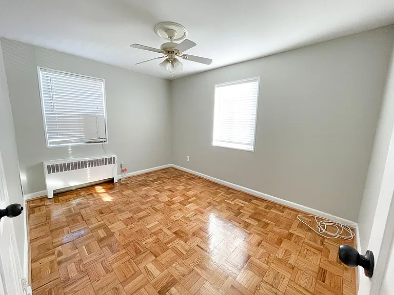 10417 Montrose Ave #M302 — Photo 7