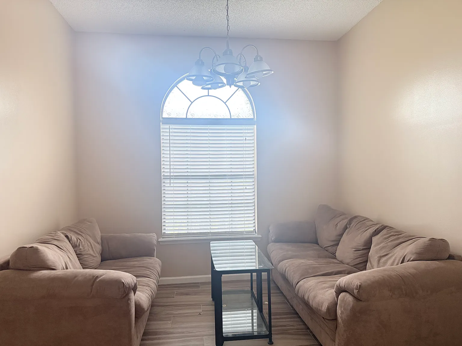 3 bed, 1814 sqft, $2,200 — Photo 3