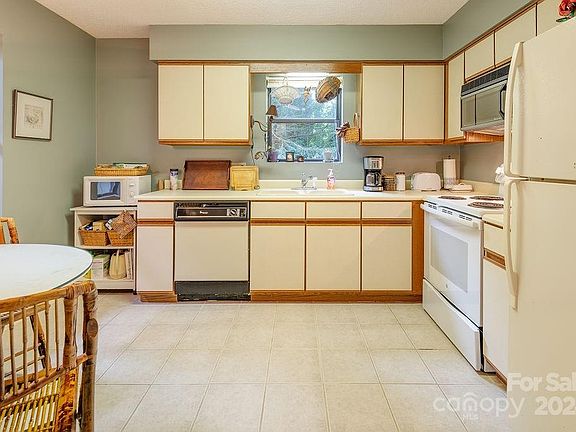 5th image of 2501 Vineyard Blvd